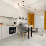 Ideal Apartment For Remote Work With Furnished Balcony And Parking By Noclegi Renters