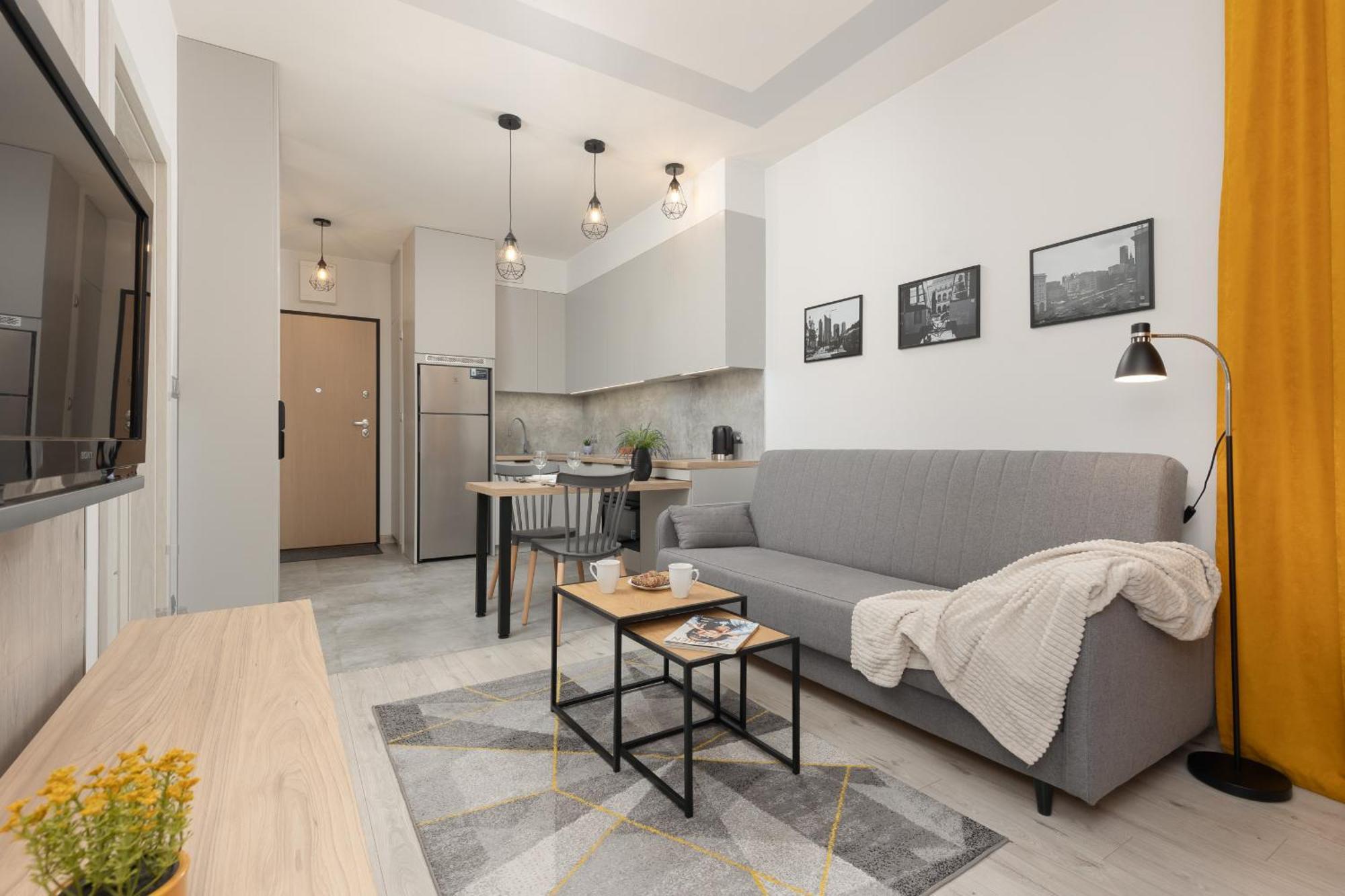 Apartment Ideal For Remote Work With Furnished Balcony And Parking By Renters
