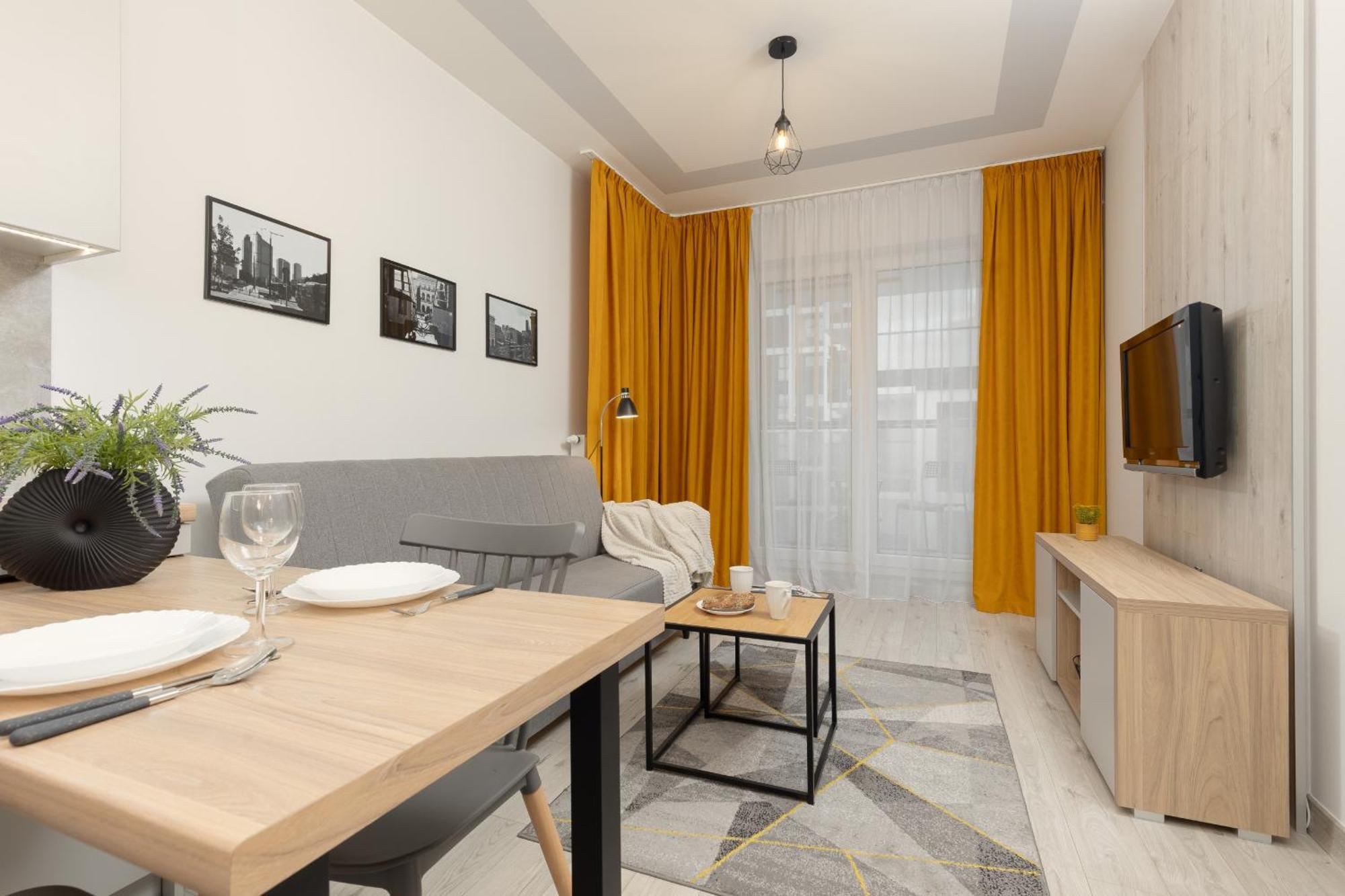 Apartment Ideal For Remote Work With Furnished Balcony And Parking By Renters